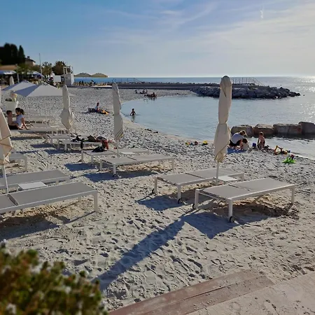 Beautiful Near The Sea * Tar-Vabriga