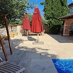 Croatian Family Pool House Near Sea Tar-Vabriga