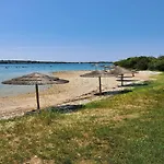 בית נופש Croatian Family Pool House Near Sea Tar-Vabriga