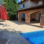 Croatian Family Pool House Near Sea בית נופש *
